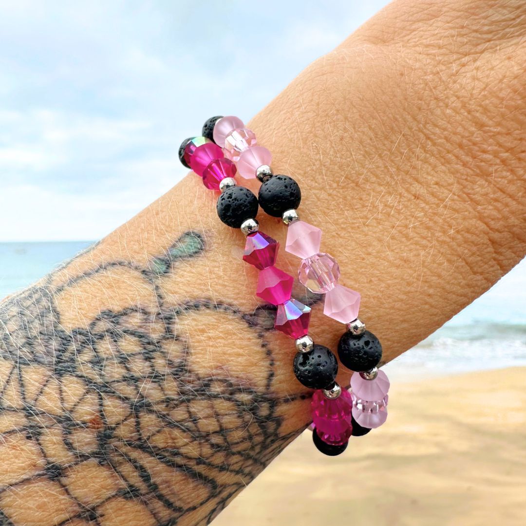 Lava Armbänder am Strand